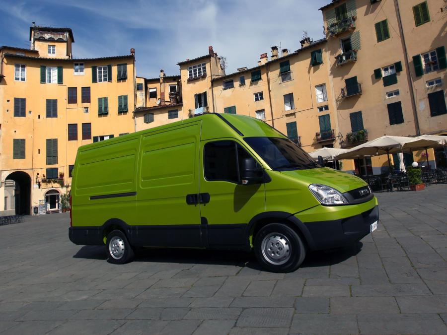  Iveco EcoDaily Van 2009 года  (фото 14 из 18)